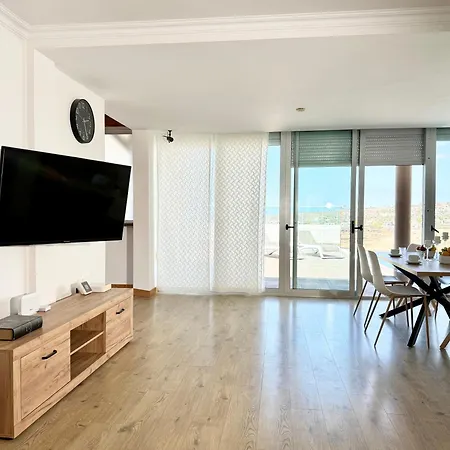 Con Vista Al Mar Y Piscina Privada アデヘ