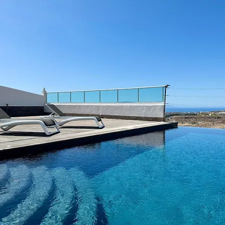 Con Vista Al Mar Y Piscina Privada