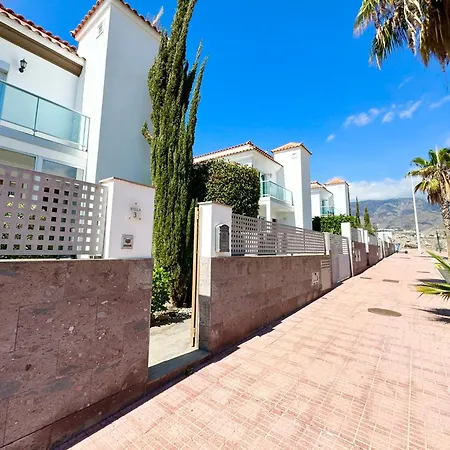 Con Vista Al Mar Y Piscina Privada * أذيخي