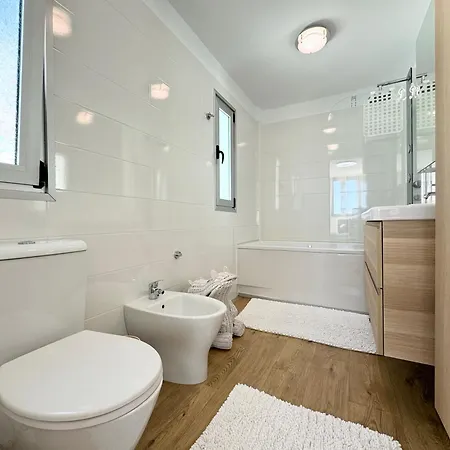 Con Vista Al Mar Y Piscina Privada فيلة أذيخي