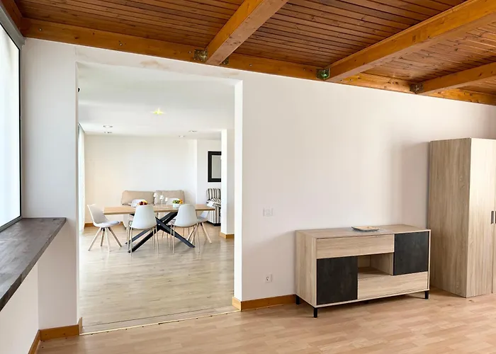 Con Vista Al Mar Y Piscina Privada וילה אדחה