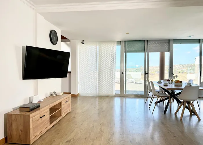 Con Vista Al Mar Y Piscina Privada אדחה