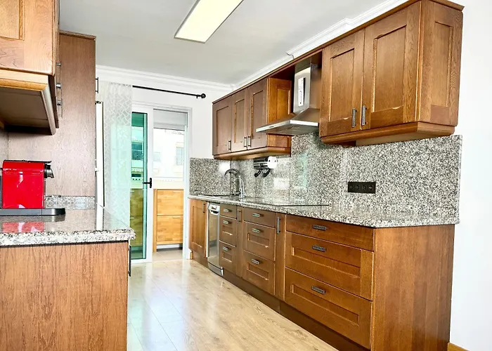 Con Vista Al Mar Y Piscina Privada וילה אדחה