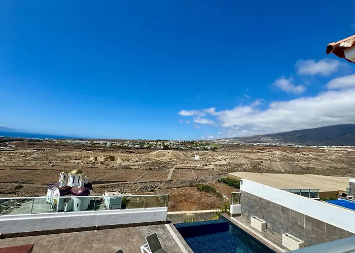 Con Vista Al Mar Y Piscina Privada אדחה