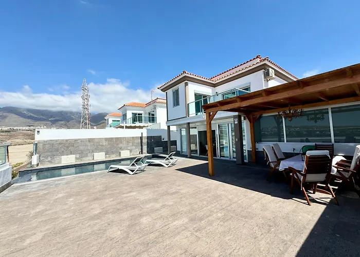 Con Vista Al Mar Y Piscina Privada * אדחה