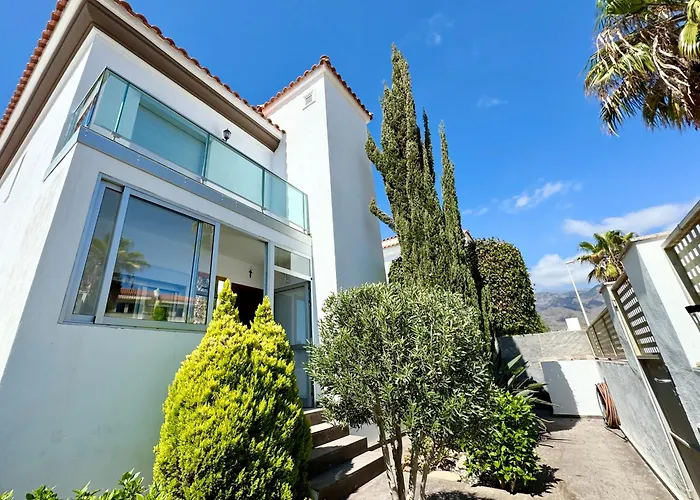 Con Vista Al Mar Y Piscina Privada אדחה